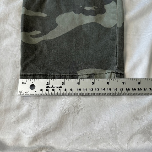 Sanctuary Standard Surplus Women's Cargo Pants Size 29 Camouflage Stretch - Picture 13 of 14